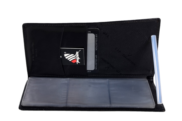 detail kožené pouzdro na vizitky (kreditky)