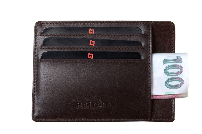 detail kožené pouzdro na doklady a kreditky