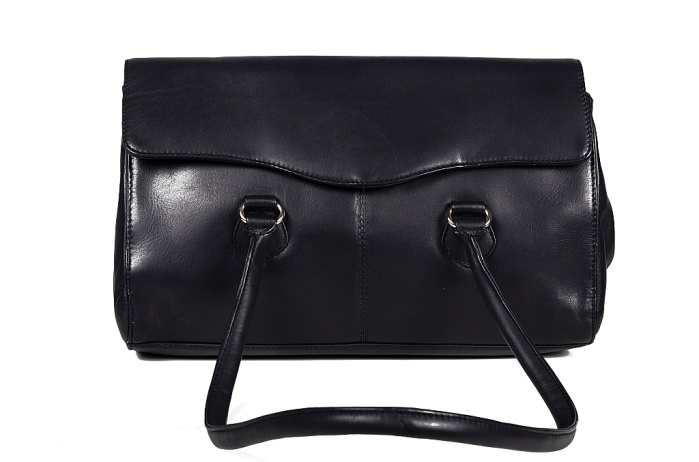 detail kožená kabelka