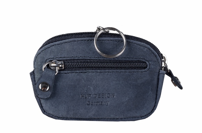 detail kožená klíčenka