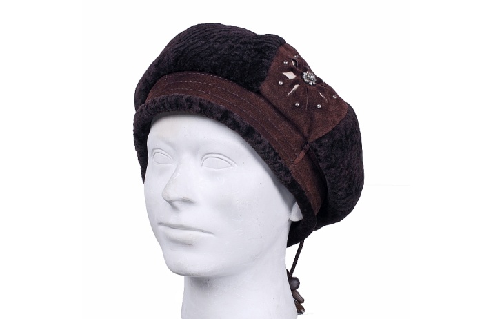 detail kožešinový baret bez kšiltu,výšivka,kožíšek na povrchu