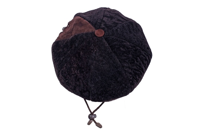 detail kožešinový baret bez kšiltu,výšivka,kožíšek na povrchu