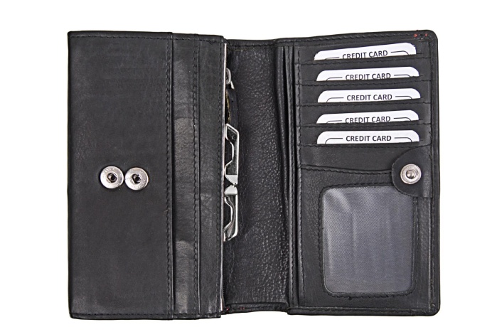 detail kožená peněženka rámek