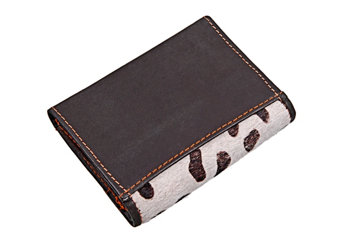 detail kožená dámská peněženka