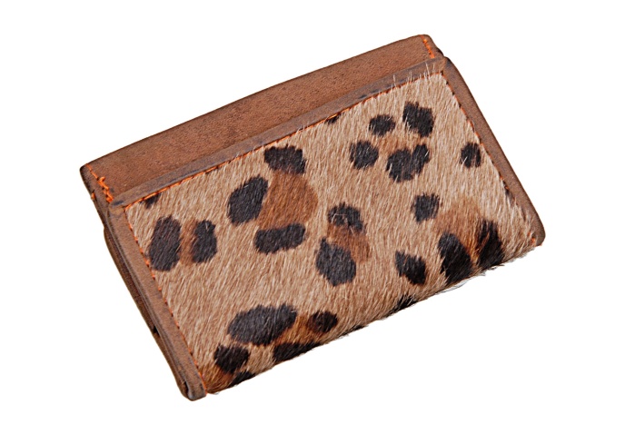 detail kožená peněženka