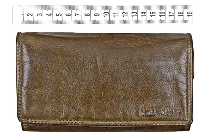 detail kožená dámská peněženka dlouhá