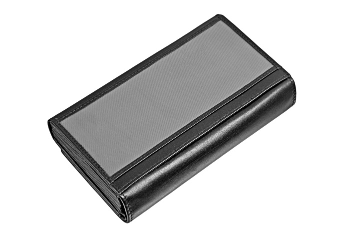 detail kožená kasírka