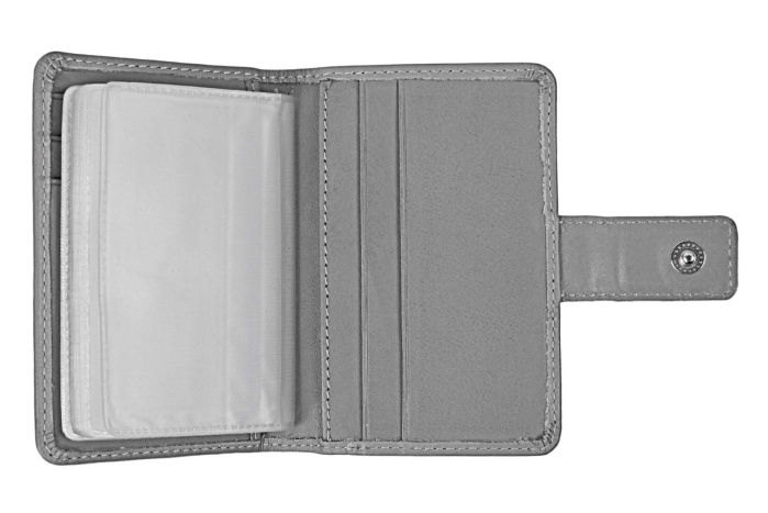 detail kožené pouzdro na doklady