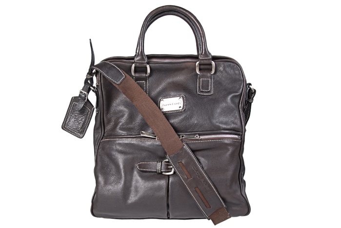 detail kožená kabelka A4