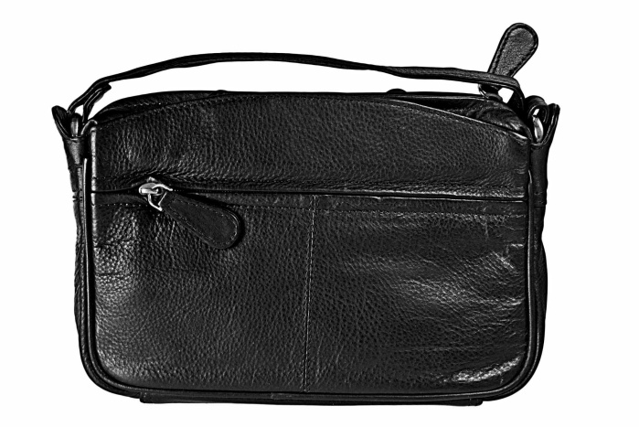 detail kožená kabelka