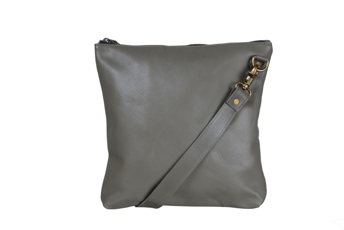 detail kožená taštička Bern