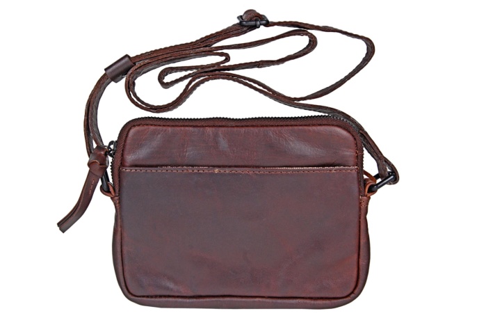 detail Kožená taštička přes rameno PESCIA