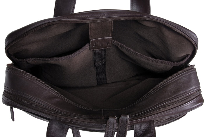 detail kožená aktovka