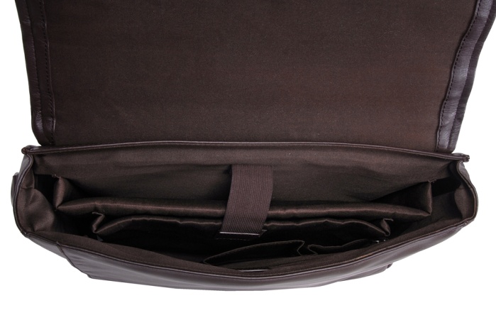 detail kožená aktovka