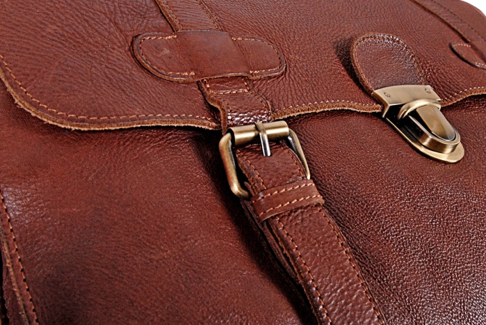 detail Kožená aktovka