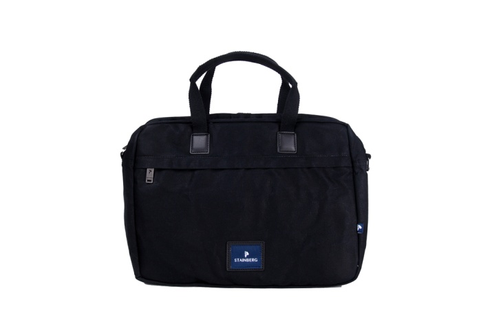 detail taška na laptop