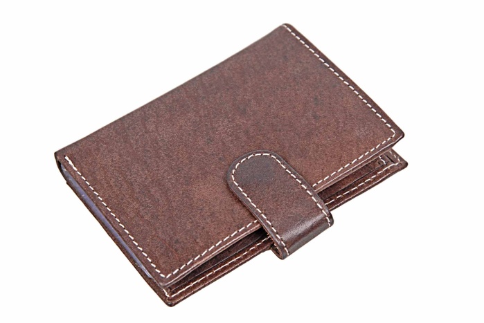 detail kožené pouzdro na doklady