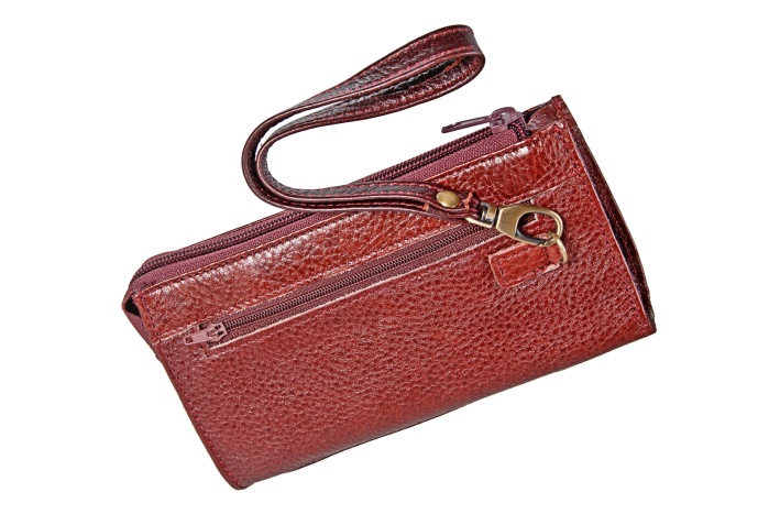 detail kožená etue