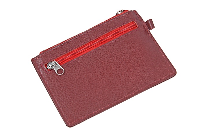 detail kožená klíčenka