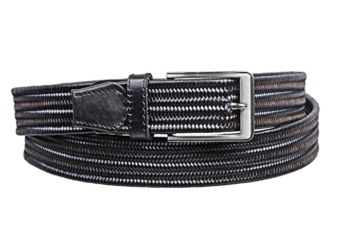 detail Kožený opasek s elastanem