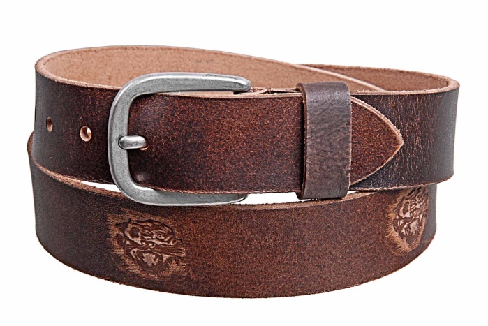 detail Kožený opasek, vyražený vzor hlavy tygra