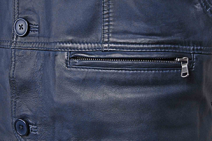 detail Pánská kožená vesta, VĚTŠÍ VELIKOST