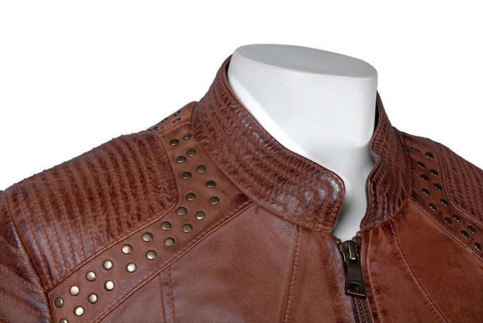 detail kožená bunda dámská