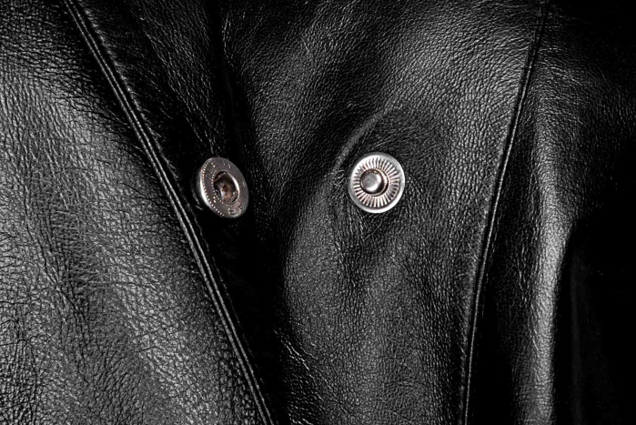 detail kožené dámské paleto