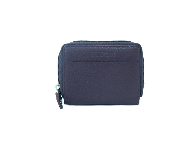 detail kožené pouzdro na kreditky