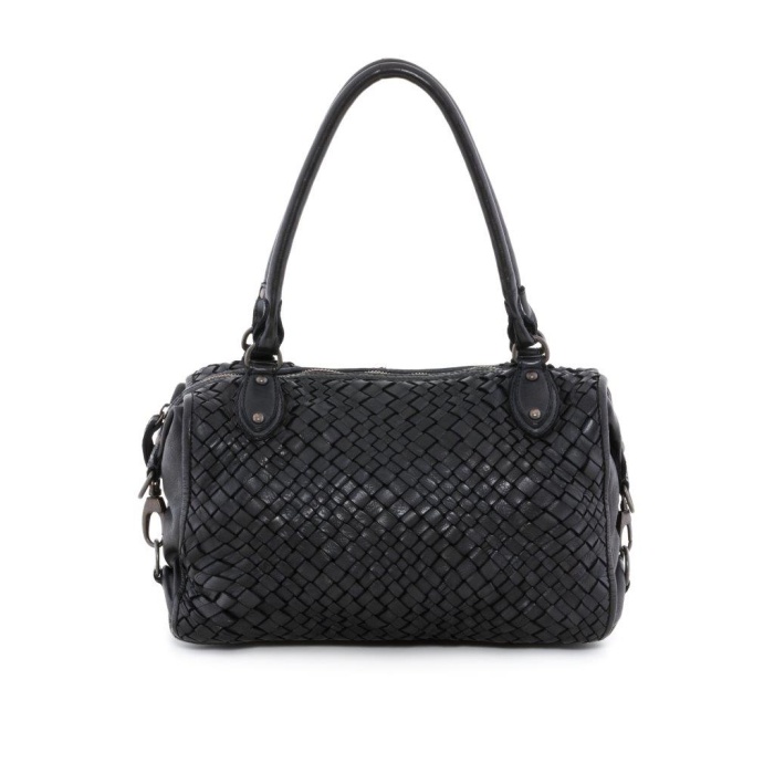 detail Kožená kabelka proplétaná