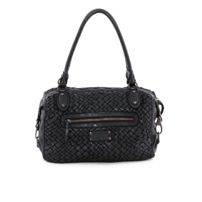 detail Kožená kabelka proplétaná