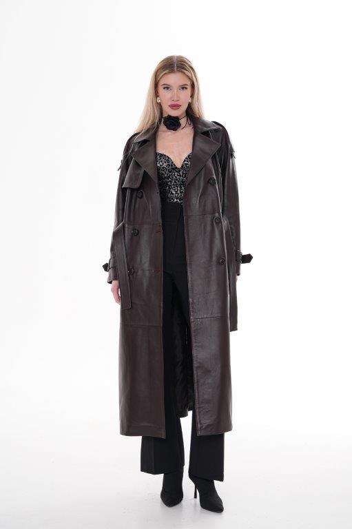 detail Dlouhý kožený kabát