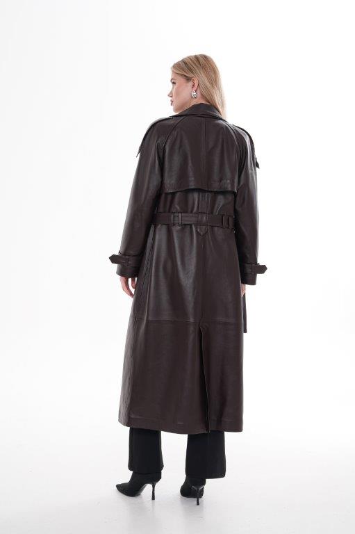 detail Dlouhý kožený kabát