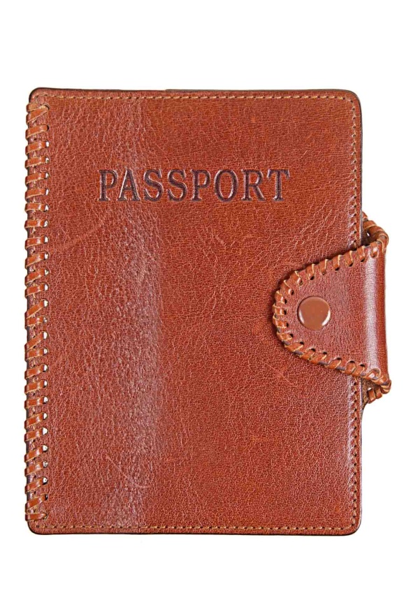 detail kožený obal na cestovní pas prošité koženým řemínkem
