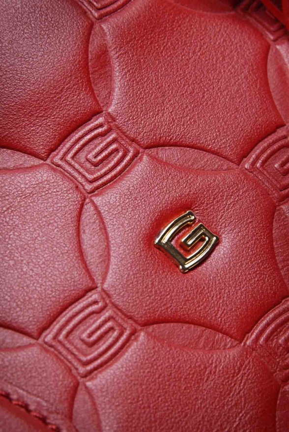 detail Kožená kabelka do ruky