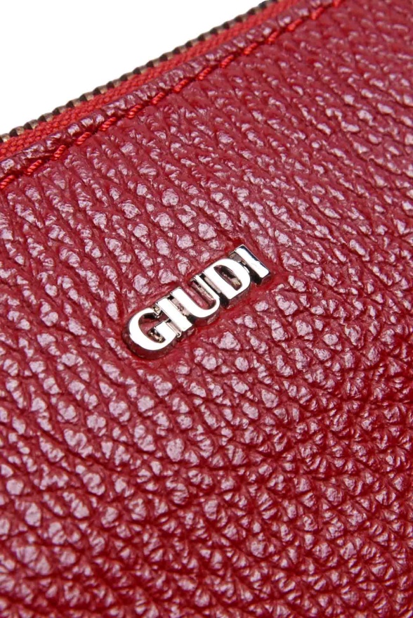 detail Kožená kabelka 3 zipy