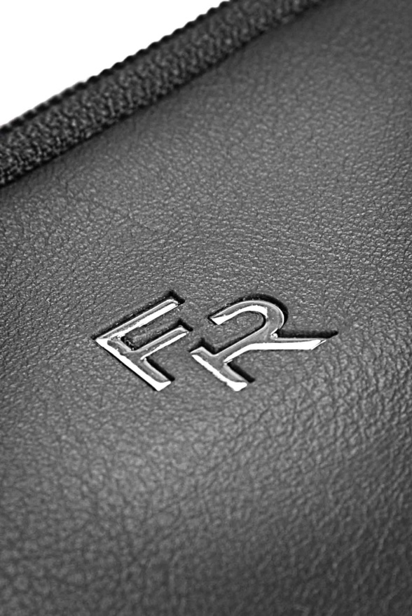 detail Kožená taška přes rameno, textilní popruh