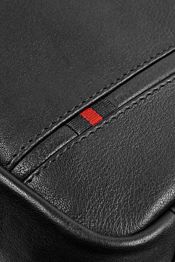 detail Kožená taška přes rameno