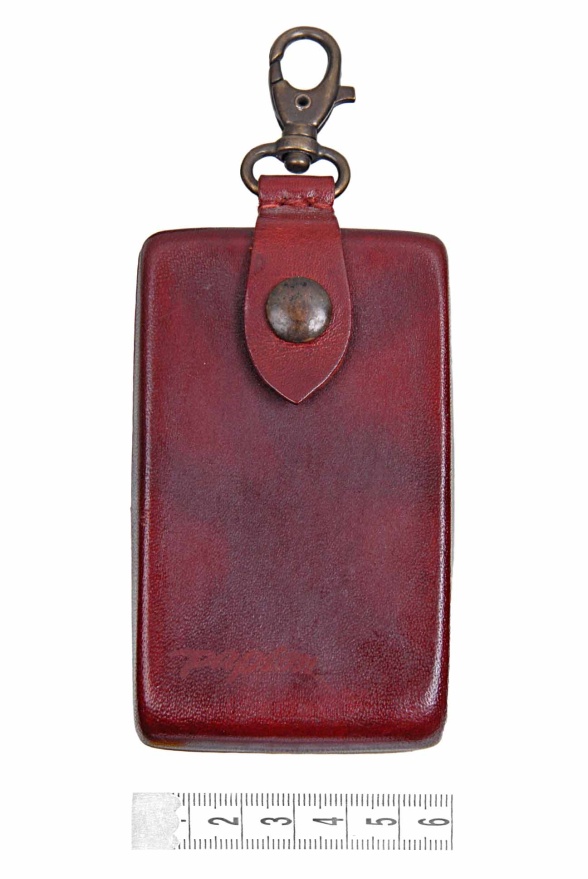 detail pouzdro na karty,vizitky s karabinkou