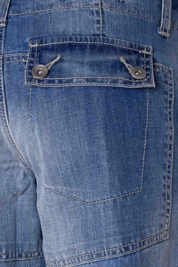 detail capri jeans