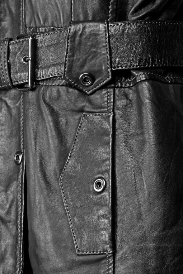 detail kožená dámská bundička