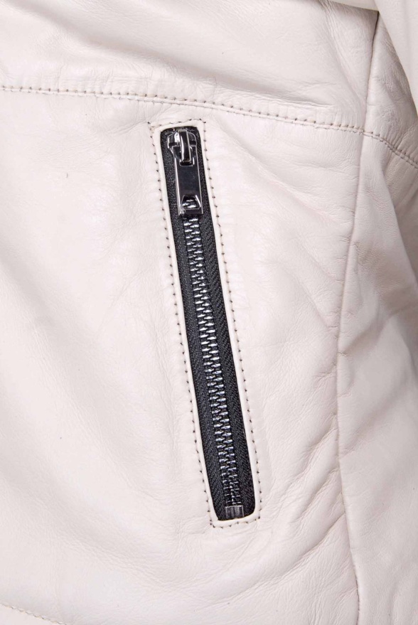 detail Kožená dámská zimní bunda