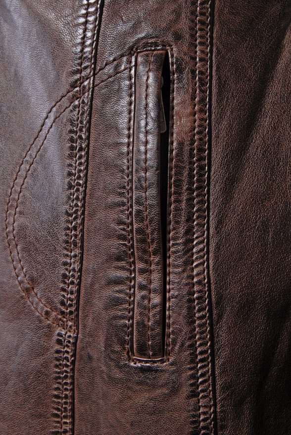 detail Kožený dámský kabátek kratší