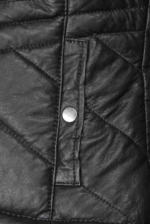 detail Kožená dámská zimní bunda prošívaná, kapuce lem mývalovec
