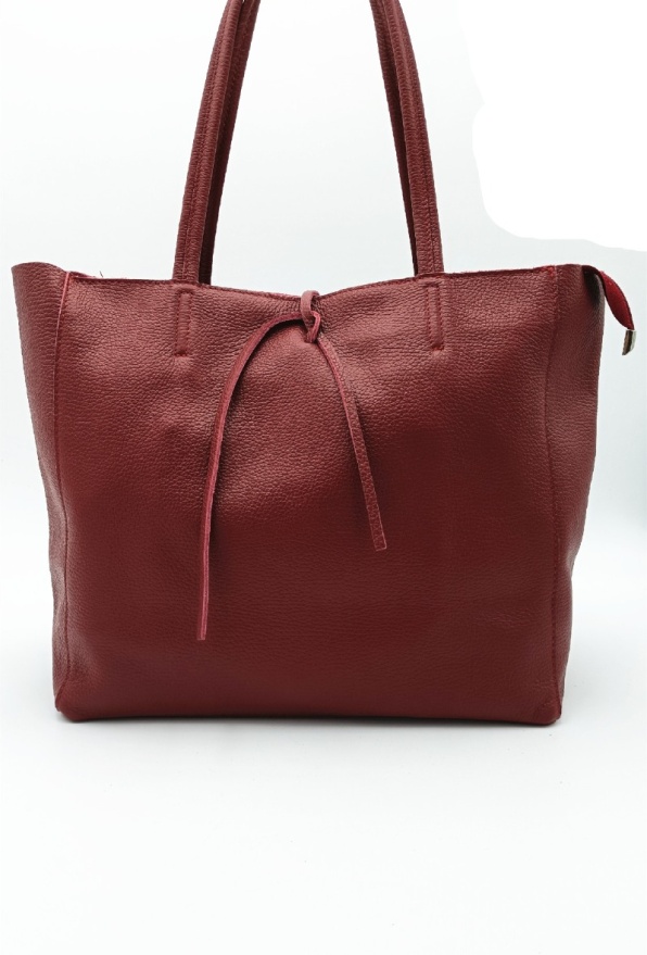 detail Kožená kabelka