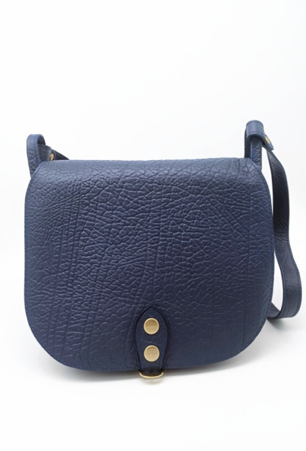 detail Kožená kabelka