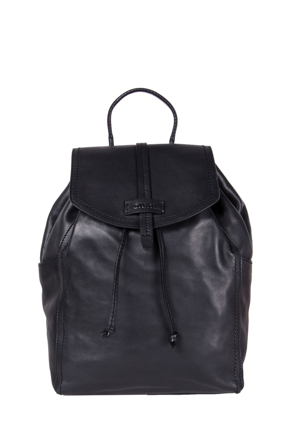 detail kožený batoh