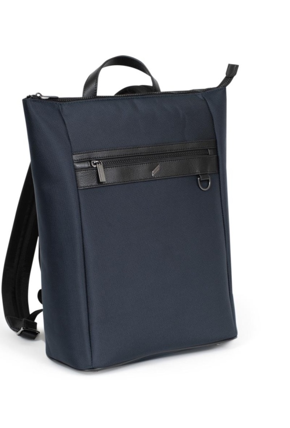 detail Batoh, kombinace materiálů