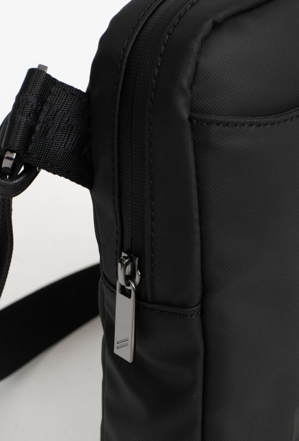 detail Taška přes rameno z voskovaného canwasu