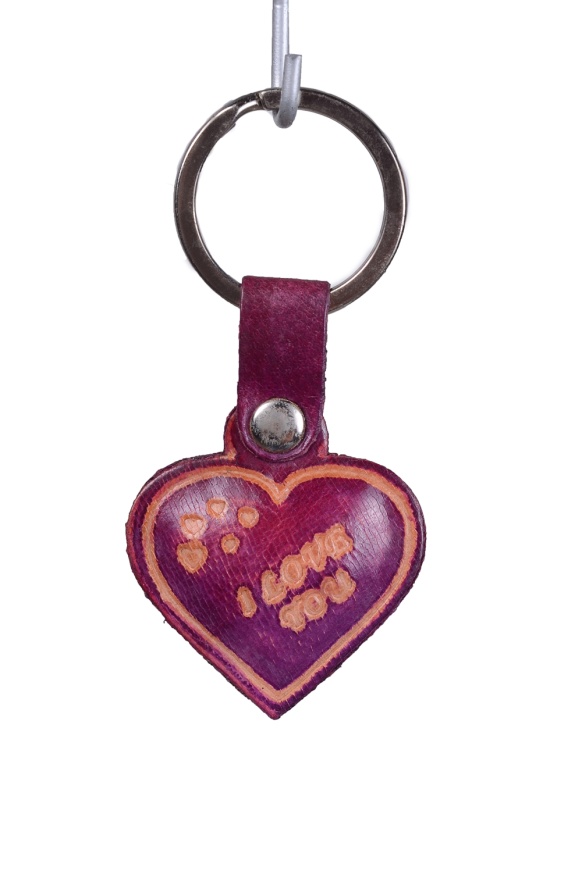 detail kožený přívěšek na klíče